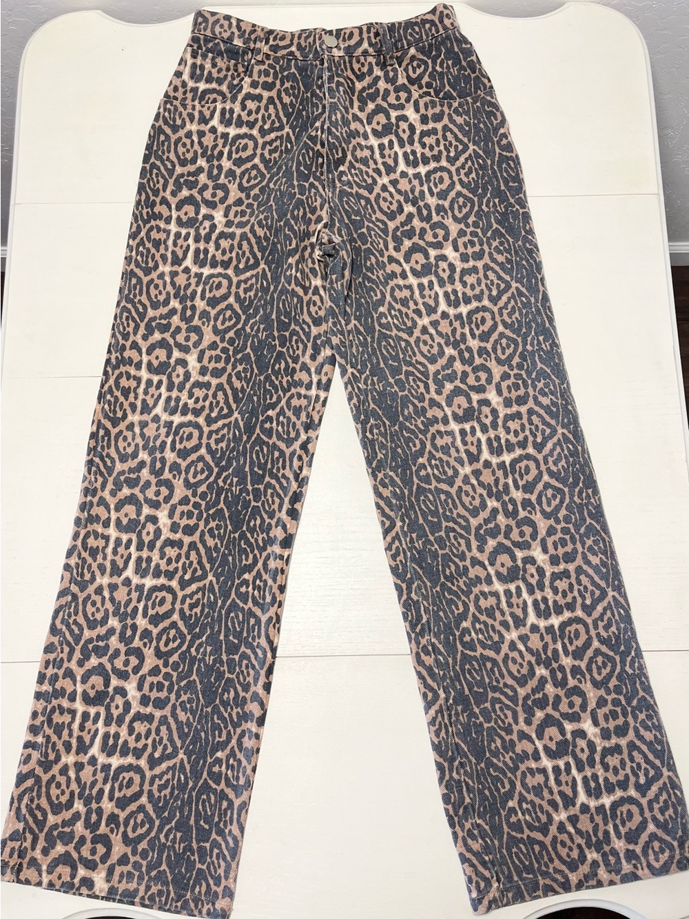 Brunet Leopard Print Straight Leg Jeans by Beginning Boutique Size US Woman’s 2